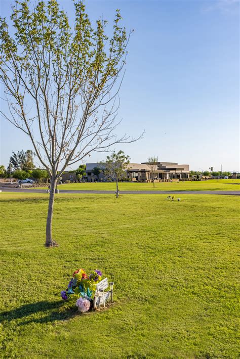 Cemetery Plot Options for Burial or Cremation in Gilbert, AZ