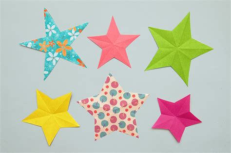 Folding Paper Stars | Kids' Crafts | Fun Craft Ideas | FirstPalette.com