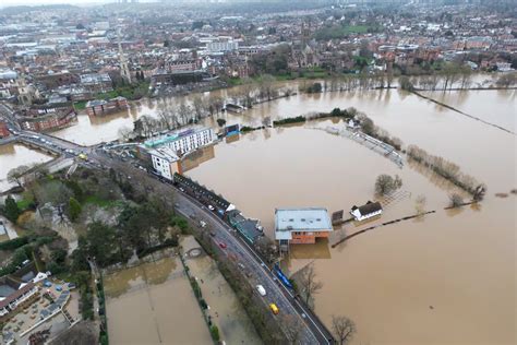 Major incident declared amid widespread flooding in England | The Standard