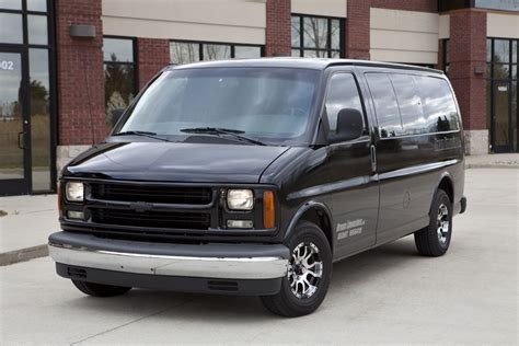 Limo Van Rochester, Shelby & Clinton Township | Dream Limousines