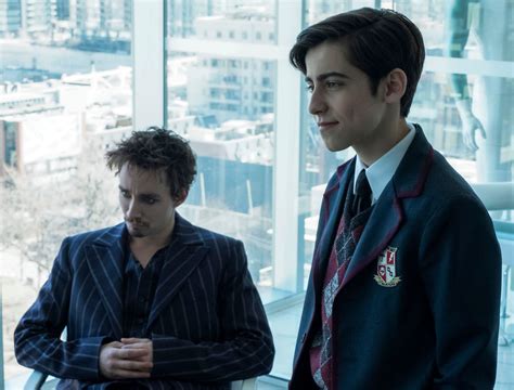 The Umbrella Academy: Aidan Gallagher on Playing Number Five | Collider