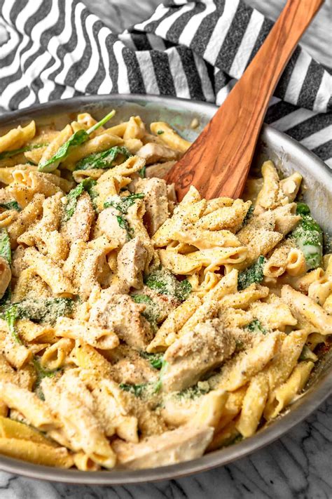 Easy Chicken Spinach Alfredo With Penne Pasta – Unsophisticook