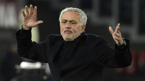 Fans love 'classic Jose Mourinho' after Roma boss is SENT OFF against ...