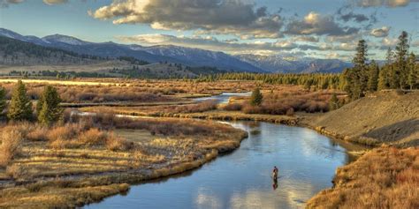 √ Yellowstone Montana National Parks