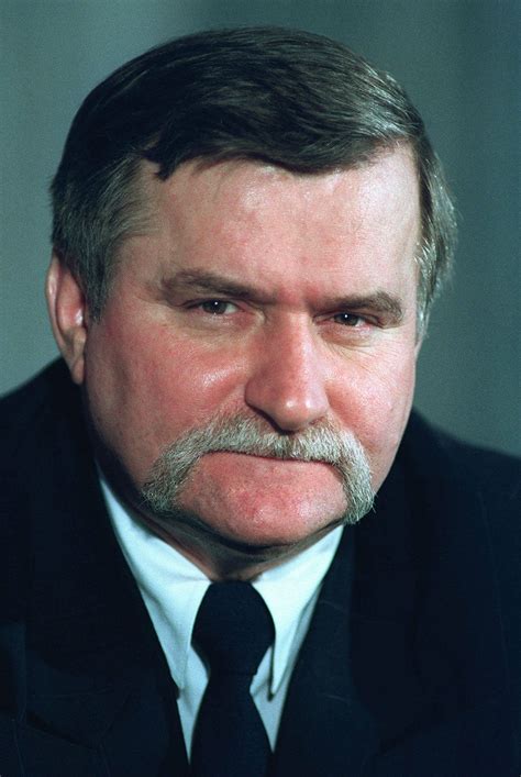 Lech Walesa | Biography, Solidarity, Nobel Prize, & Facts | Britannica