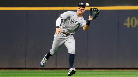 Yankees star Aaron Judge open to position change in 2023 season: 'I don ...