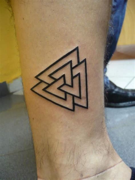 30 Increíbles Tatuajes de Valknut o Nudo de La Muerte (Simbolismo) – Tatuajes Para Mujeres y Hombres