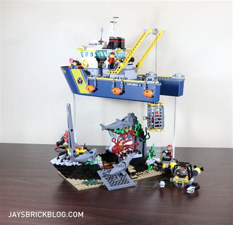 Review: LEGO 60095 – Deep Sea Exploration Vessel – Jay's Brick Blog