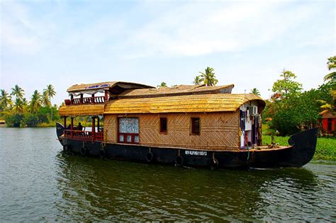 Alleppey Houseboat one day trip in backwaters of Kerala