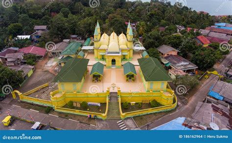 Aerial View Penyengat Island Mosque Editorial Stock Image - Image of ...