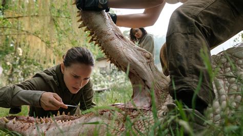 'Annihilation': Alex Garland movie extracts 'Arrival' DNA - CNET