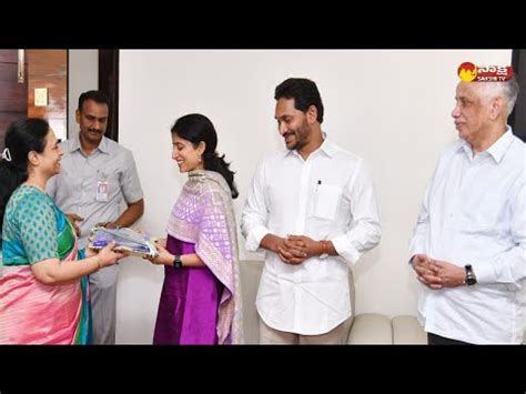 CM Jagan and YS Bharathi Meets AP New Governor Abdul Nazeer at Raj Bhavan