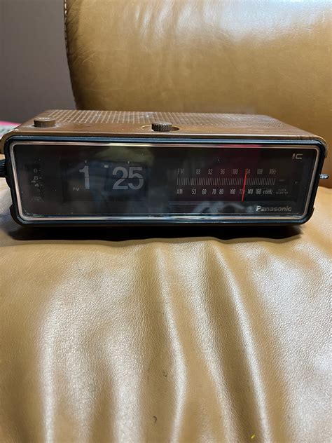 Panasonic Clock Radio, Vintage AM FM Alarm Clock, Bedside Nightstand Music