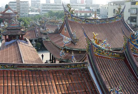 Step Inside Taiwan's Famous Longshan Temple | Smithsonian