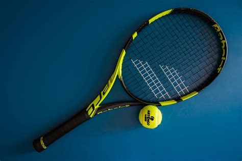 An Expert Guide to the Best Tennis Racquet Brands | Curated.com