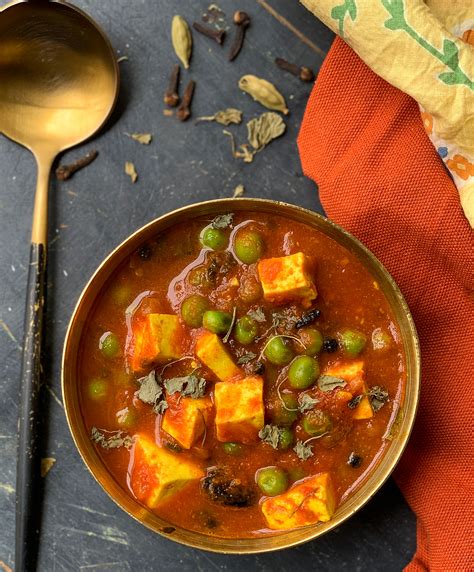 Matar Paneer Recipe - Paneer in Peas Gravy by Archana's Kitchen