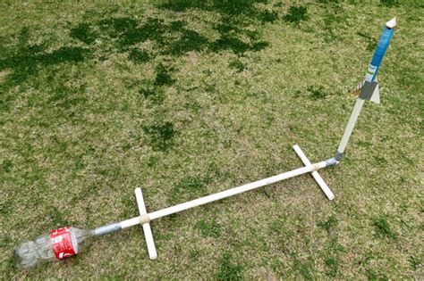 DIY Stomp Rocket : Cool Backyard Science for Kids