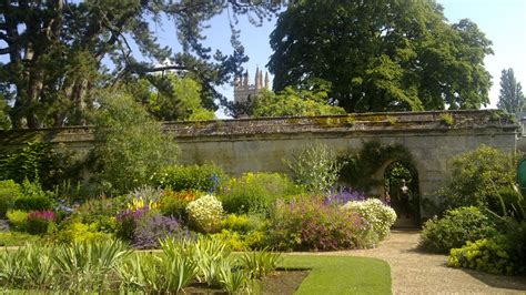 Oxford Botanic Garden - Places to go | Lets Go With The Children