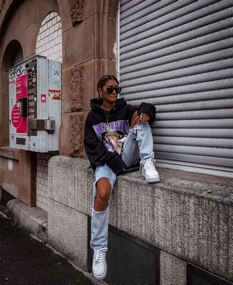 oversized hoodie outfit with jeans - Golden Memoir Photo Gallery