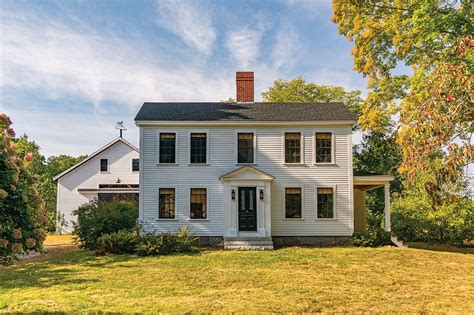 18th-Century Newburyport Farmhouse Gets 20th-Century Update ...