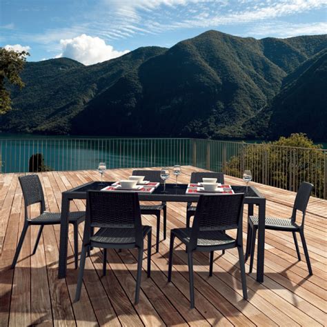 Outdoor Dining Sets Strong Enough for Commercial Use