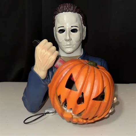 HALLOWEEN MICHAEL MYERS LED Light Up Statue ~ Spirit Halloween ...