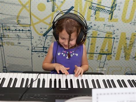 9 Best Piano Lessons for Kids in NYC To Take Now