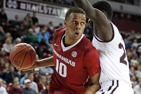 WholeHogSports - Gafford gets first on a dunk