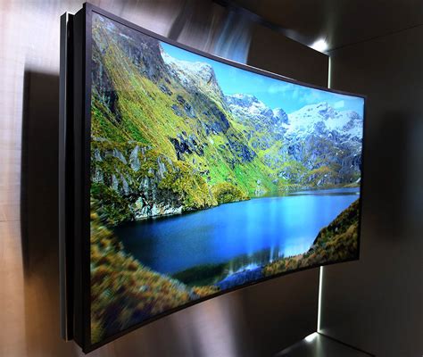 Samsung's first 78-inch Flexible/ Bendable 4K TV Goes On Sale [Photos]