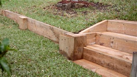 Easy DIY Retaining Wall - YouTube