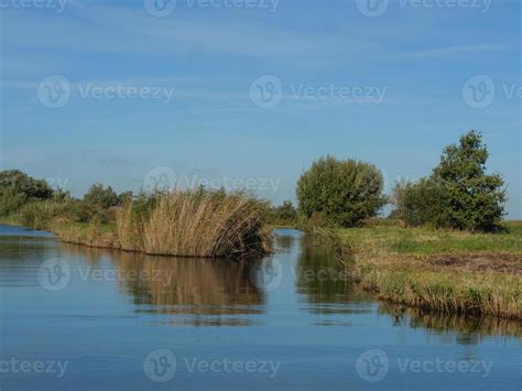 Village Giethoorn in the netherlands 13097183 Stock Photo at Vecteezy