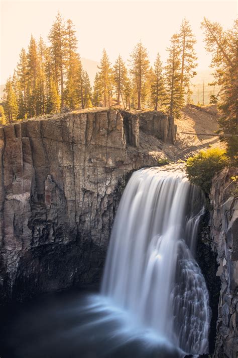 Rainbow Falls in California's Eastern Sierra. Formerly part of Yosemite National Park. [OC ...