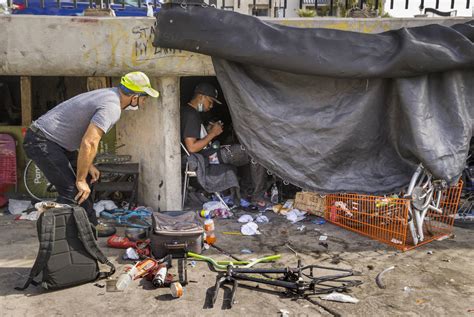 Advocates trek underground to reach homeless in Las Vegas tunnels | Las ...