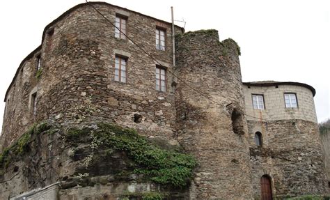 CASTILLO DE NAVIA DE SUARNA (Navia de Suarna, Galicia - España)