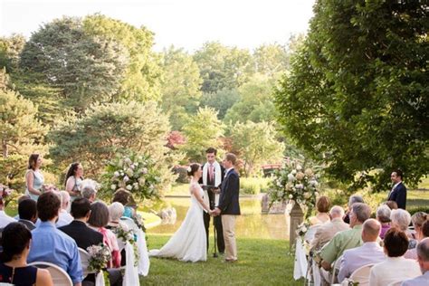 Host a Missouri Botanical Garden Wedding