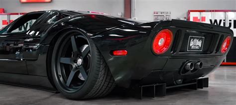 STRIKING FORD GT CUSTOM BY GAS MONKEY GARAGE | Hot Cars