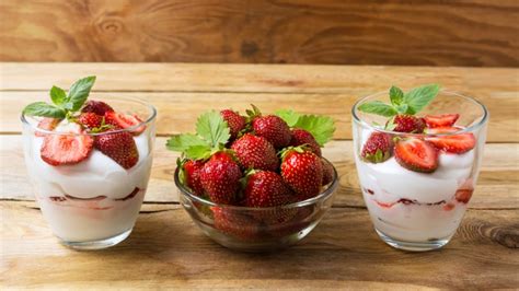 Receta de fresas con yogur, el postre más sencillo del mundo