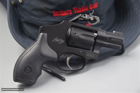 S&W MODEL 351C SNUB-NOSE .22 MAGNUM REVOLVER