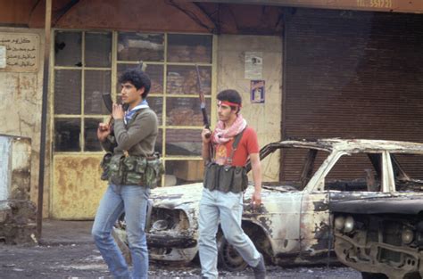 Inside The Lebanese Civil War In 33 Tragic Photos