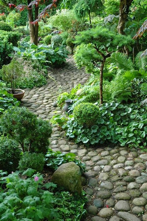 12 Backyard Rock Pathways to Die For ~ Bees and Roses