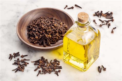 Clove Supplements: Benefits, Uses, Side Effects