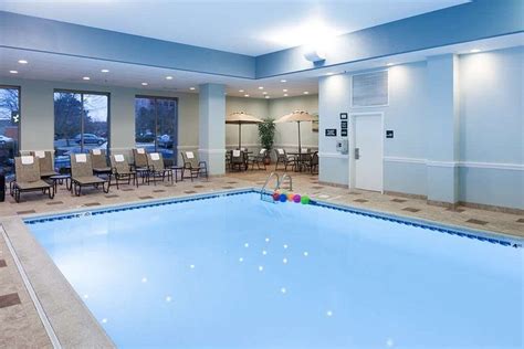 Hampton Inn & Suites Chicago-North Shore/Skokie Pool Pictures & Reviews ...