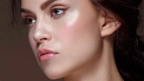 10 Highlighter Makeup Trends for Summer 2019 - L’Oréal Paris