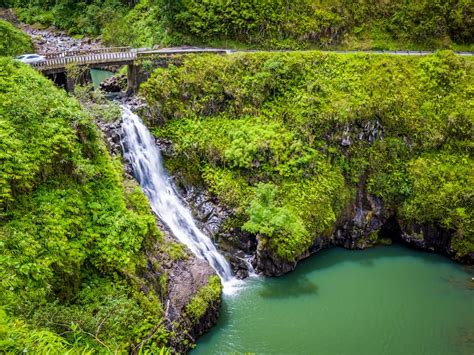 12 Jaw-Dropping Maui Waterfalls (+ Map to Find Them!)