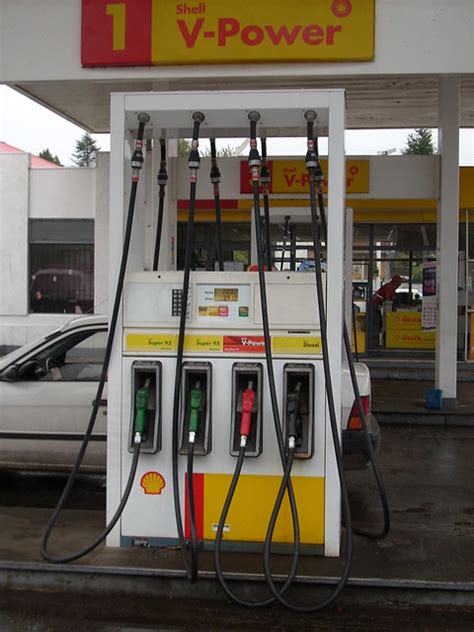 Shell Pump | I like this pump. This shell station was built … | Flickr - Photo Sharing!