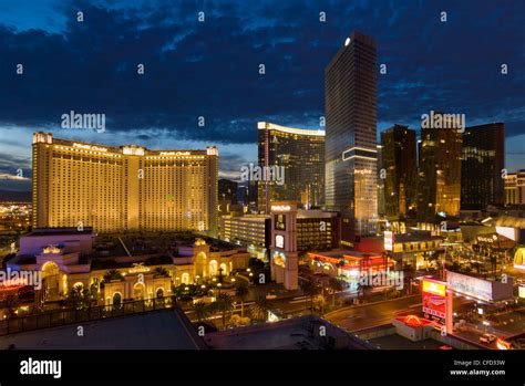 Las vegas skyline panorama hi-res stock photography and images - Alamy