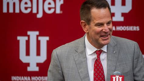 Indiana football coach Curt Cignetti brings swagger to Hoosiers