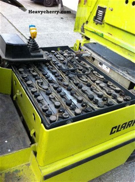 Clark Forklift battery replaced 1.5 years 2011 Front-mounted forklift truck Photo and Specs