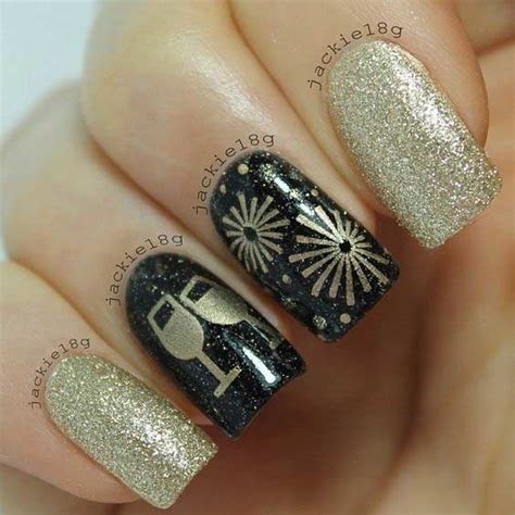 31 Snazzy New Year's Eve Nail Designs | StayGlam