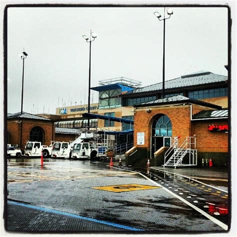 Westchester County Airport (HPN) - Airport